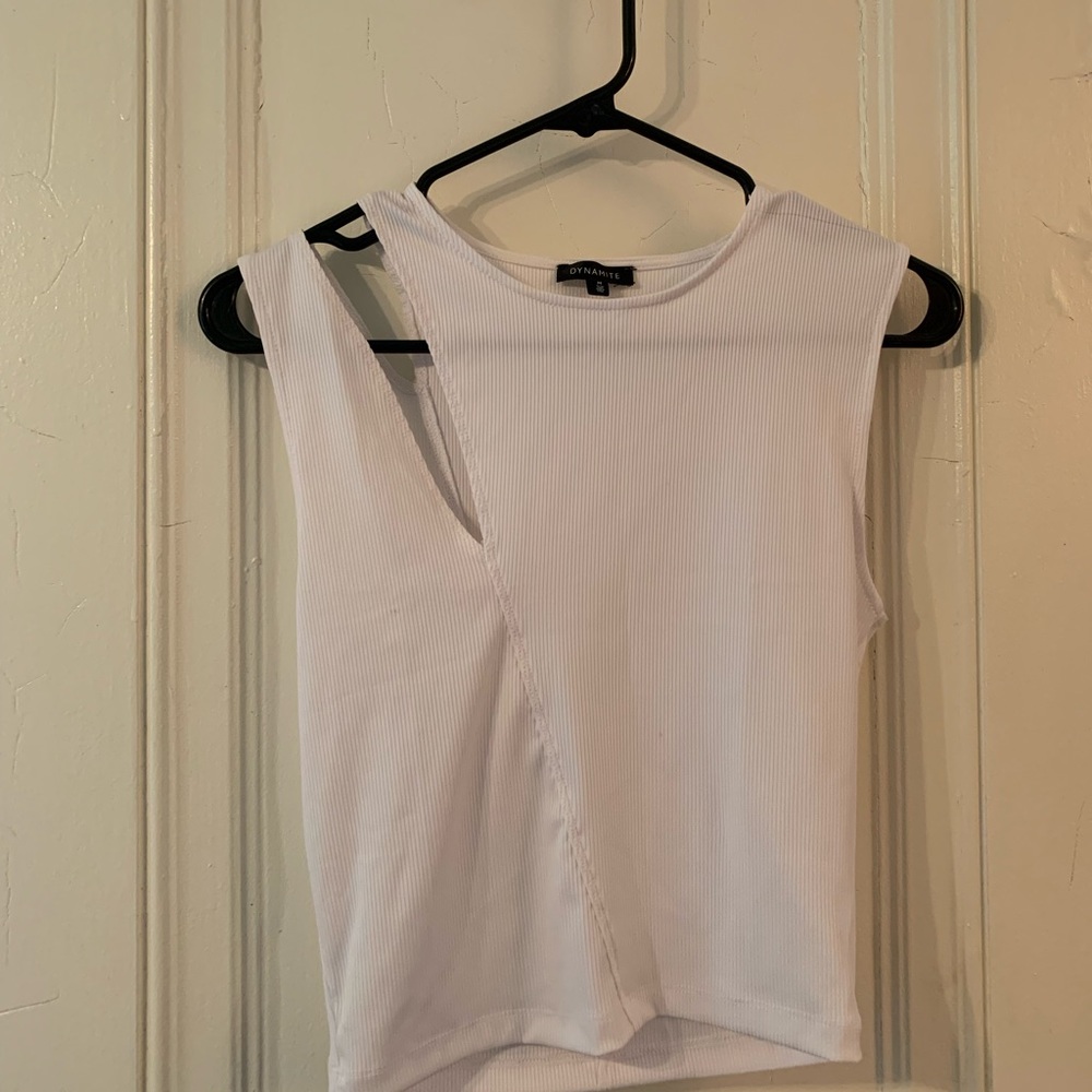 Ribbed detail cut out tank
